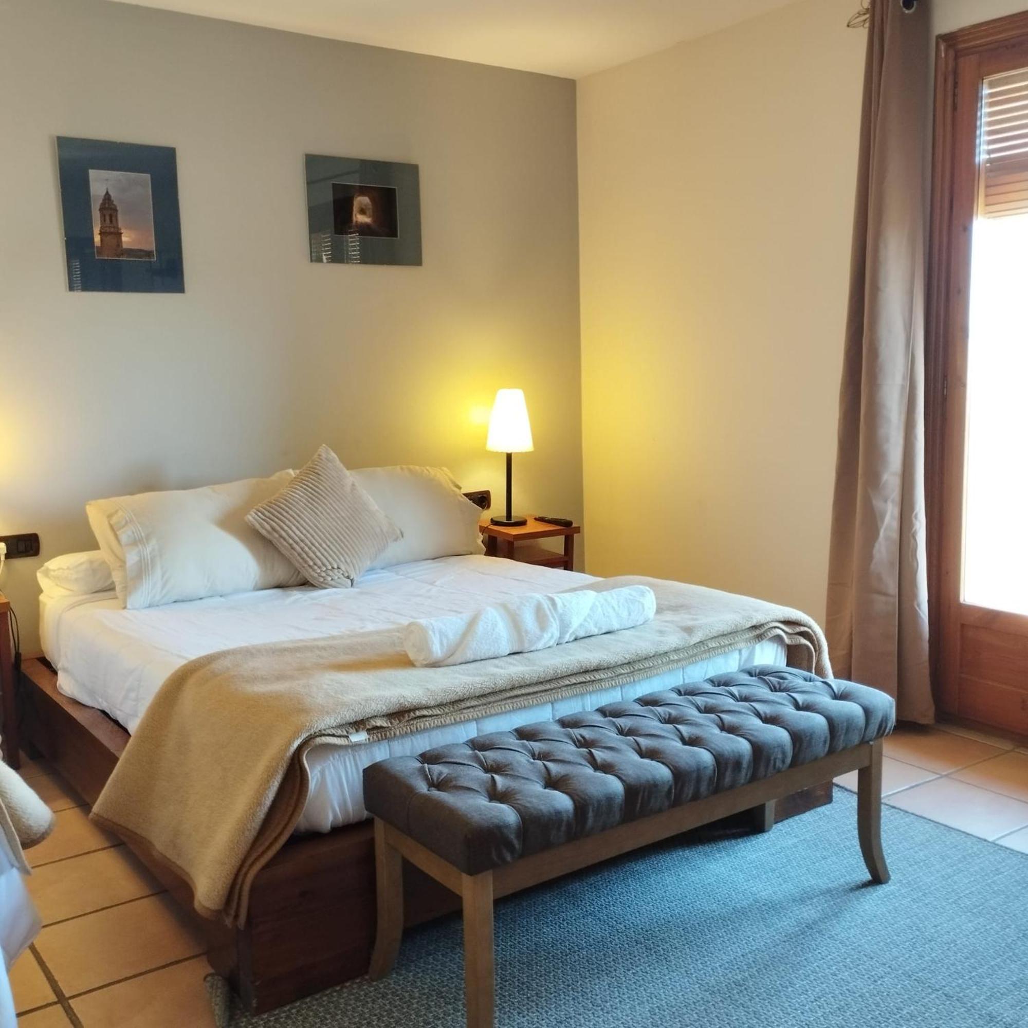Hostal Tastavins Peñarroya de Tastavins Buitenkant foto