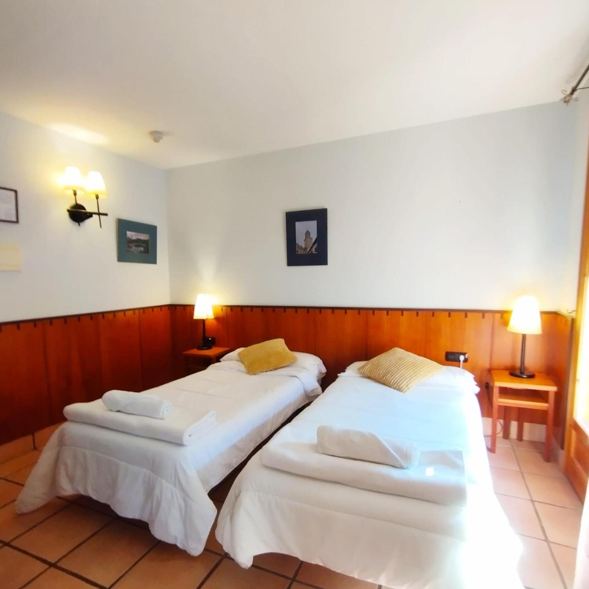 Hostal Tastavins Peñarroya de Tastavins Buitenkant foto