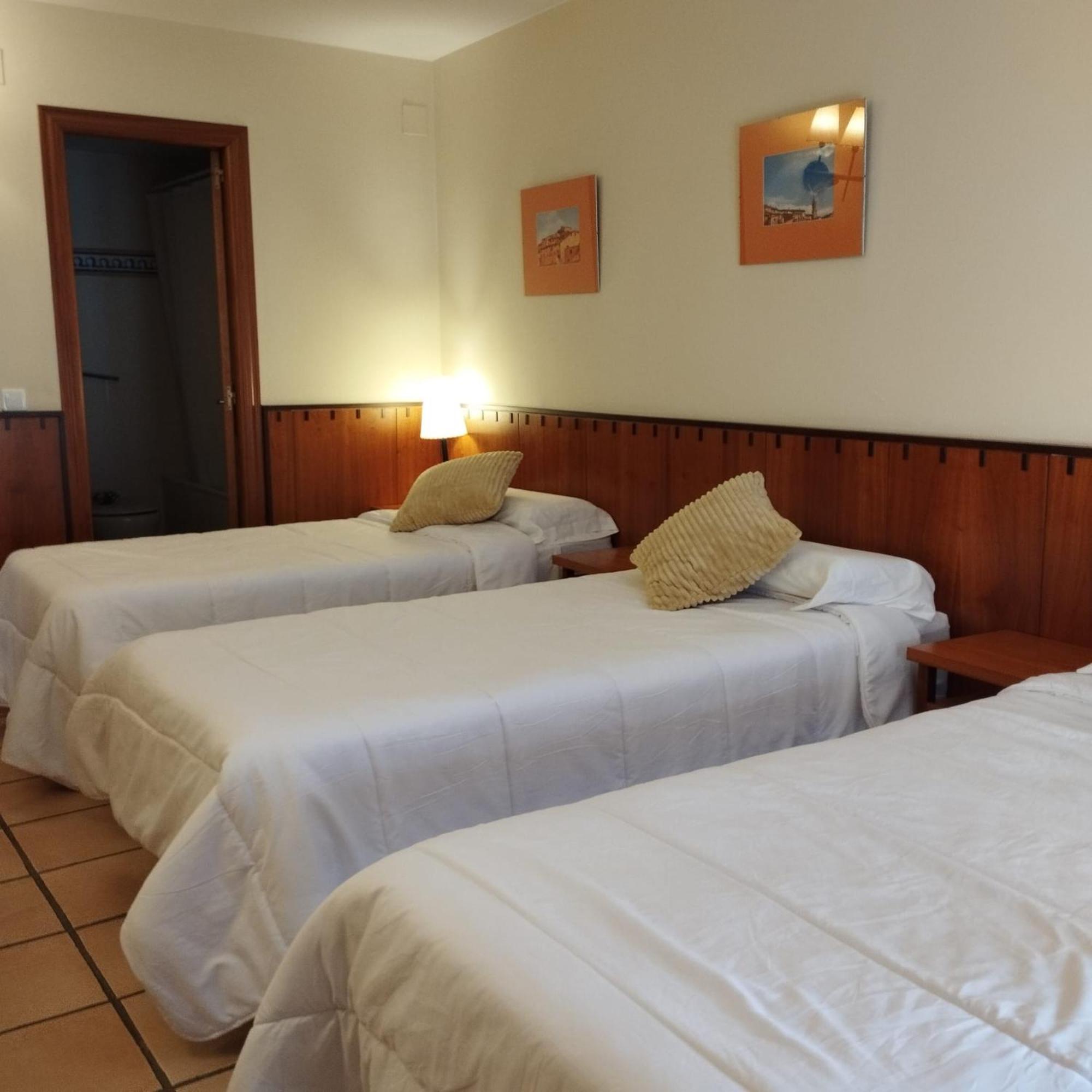 Hostal Tastavins Peñarroya de Tastavins Buitenkant foto