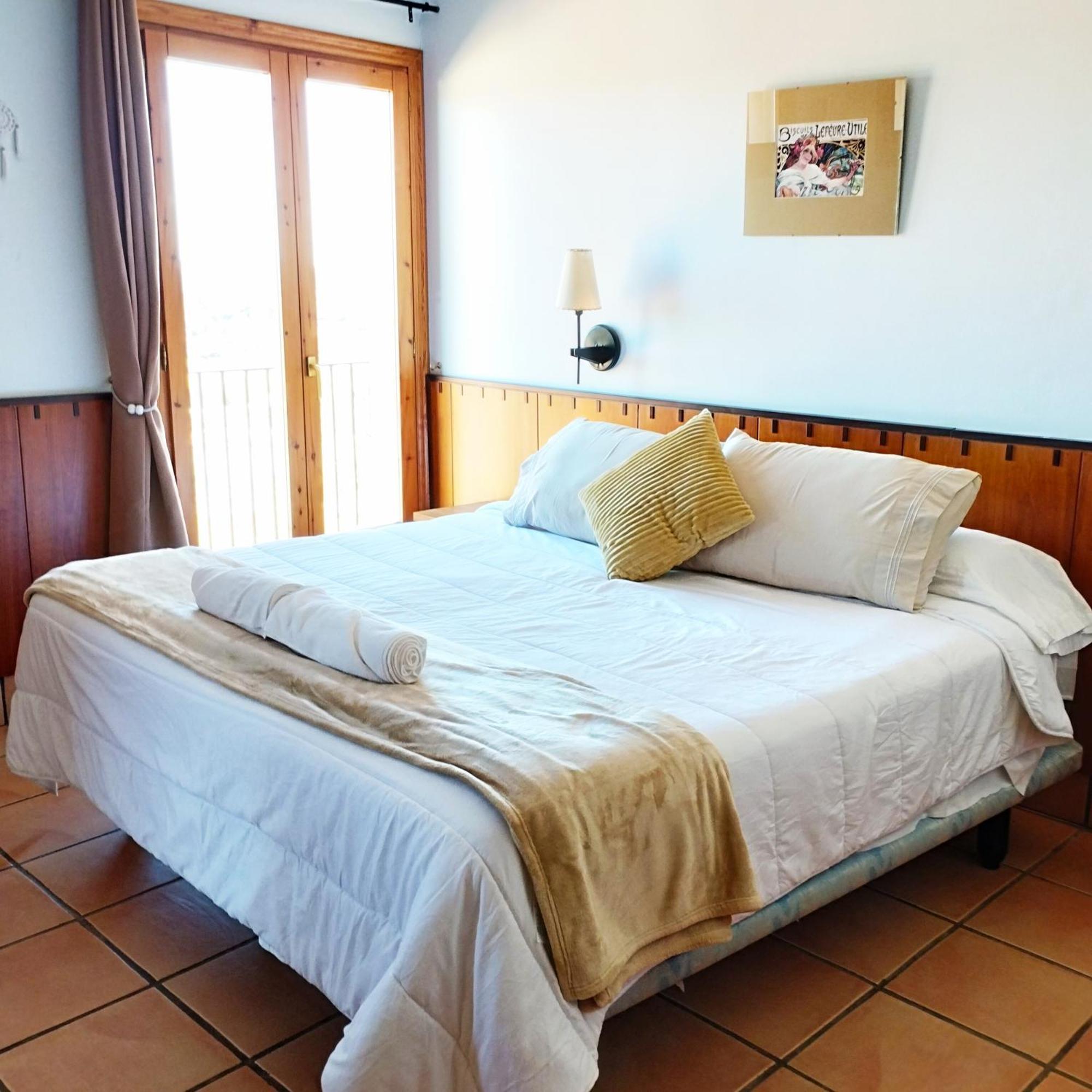 Hostal Tastavins Peñarroya de Tastavins Buitenkant foto