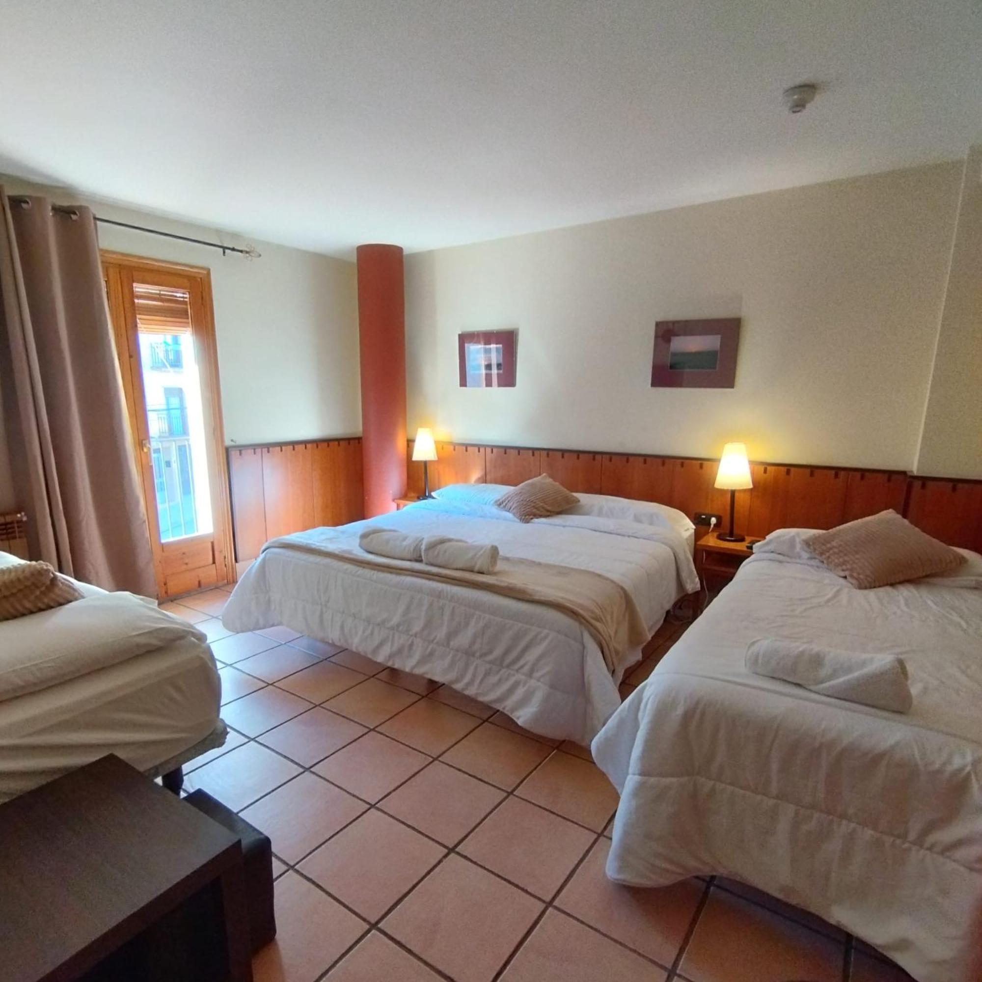 Hostal Tastavins Peñarroya de Tastavins Buitenkant foto