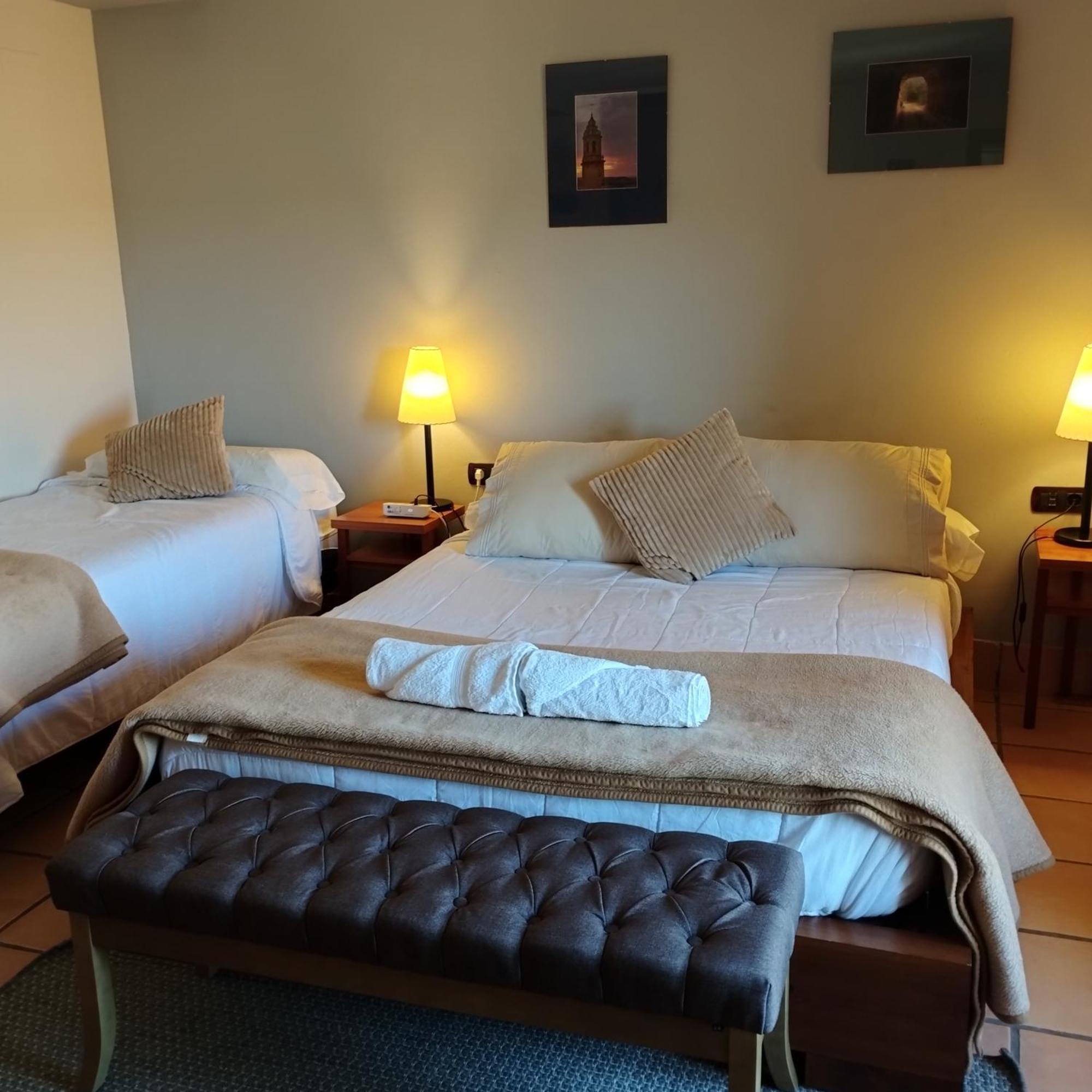 Hostal Tastavins Peñarroya de Tastavins Buitenkant foto