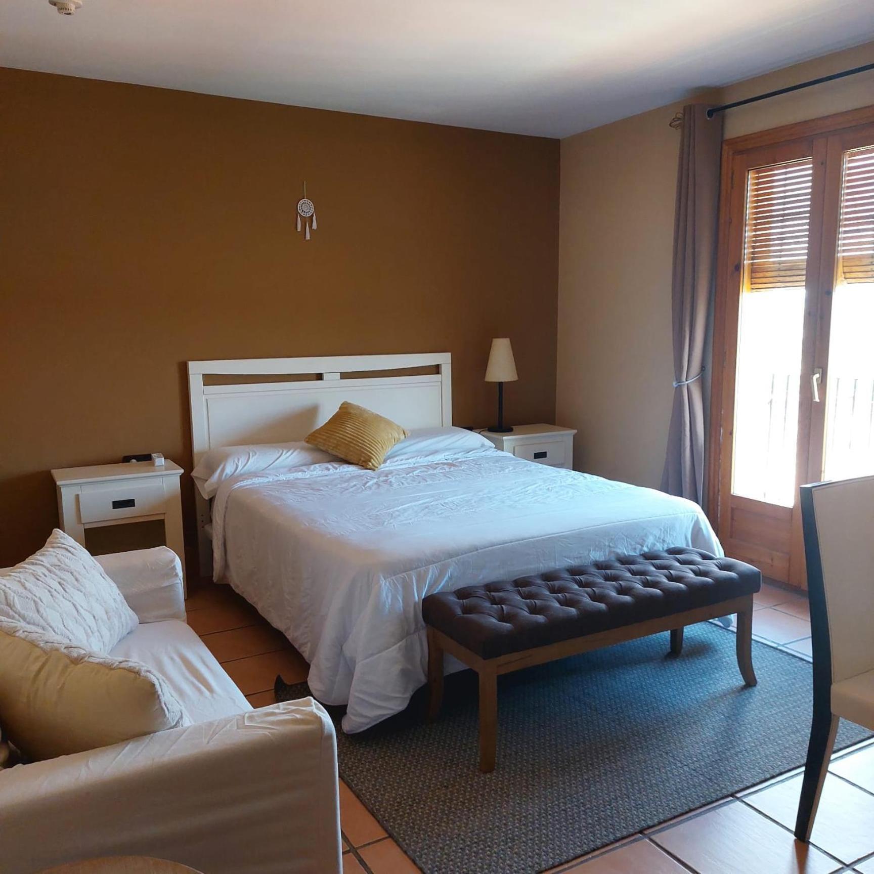 Hostal Tastavins Peñarroya de Tastavins Buitenkant foto