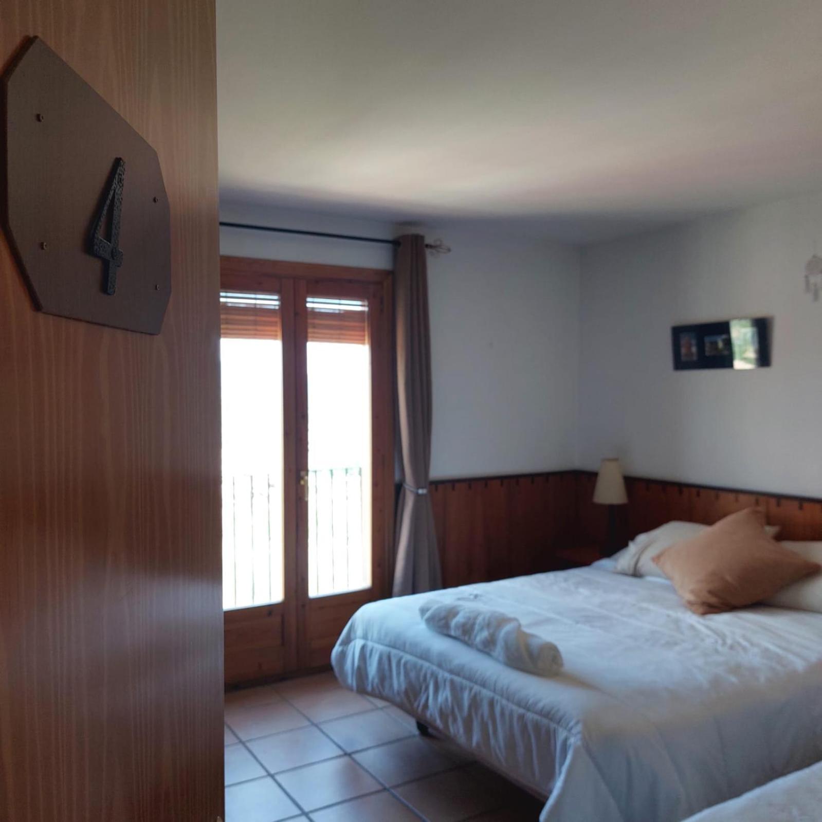 Hostal Tastavins Peñarroya de Tastavins Buitenkant foto