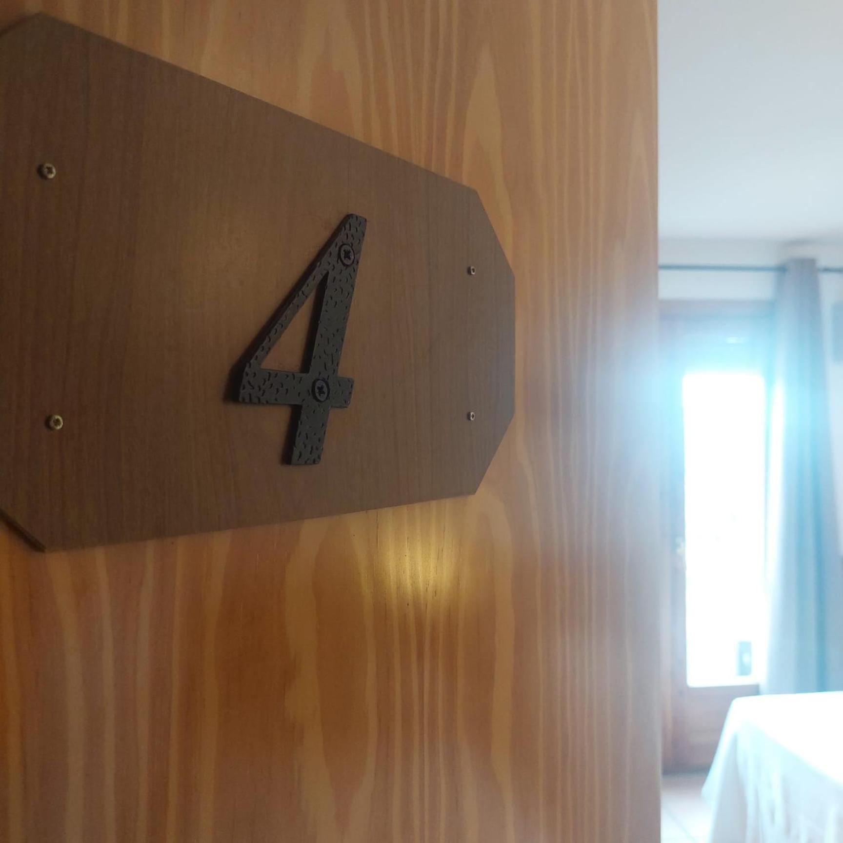 Hostal Tastavins Peñarroya de Tastavins Buitenkant foto