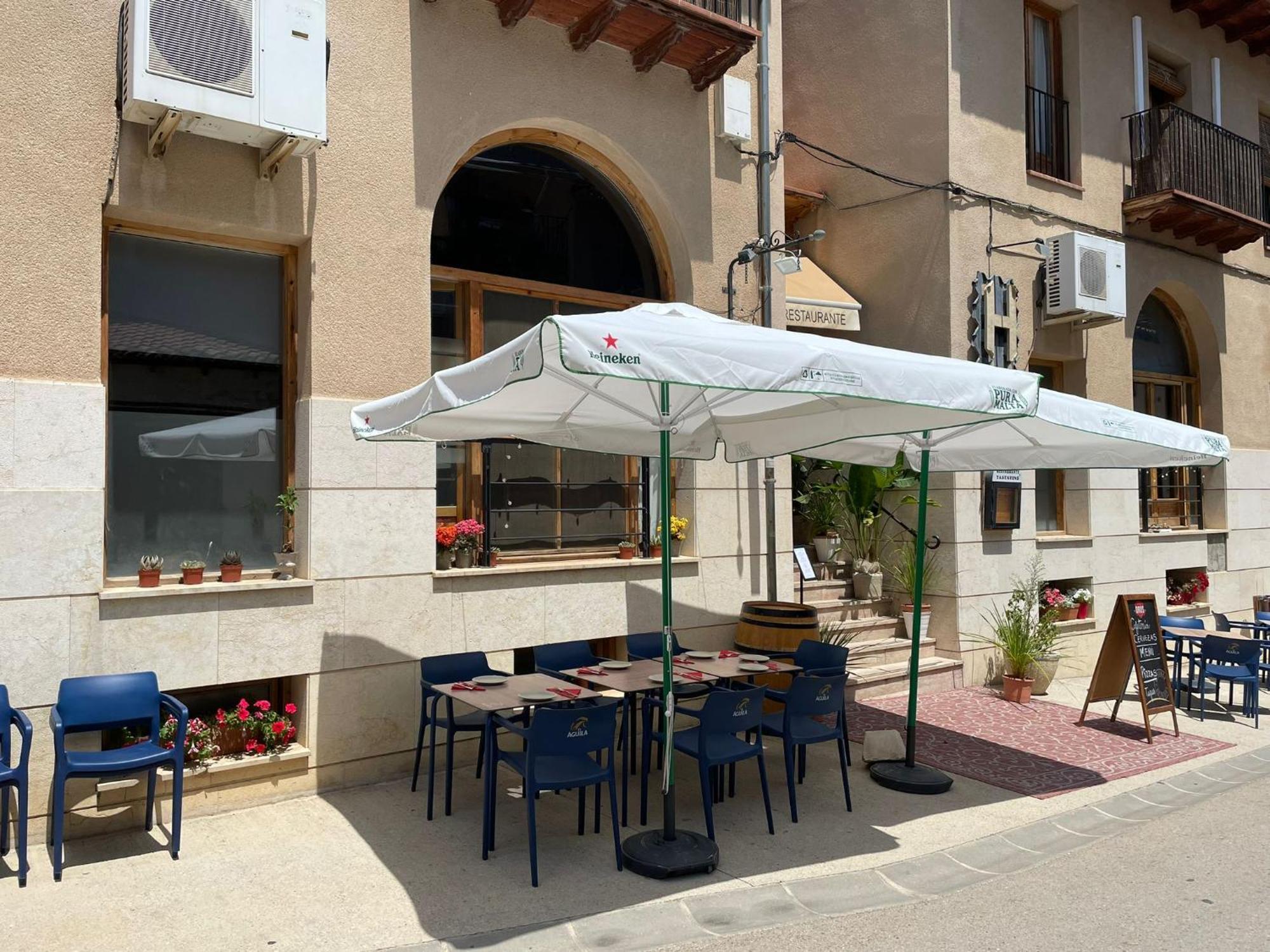 Hostal Tastavins Peñarroya de Tastavins Buitenkant foto